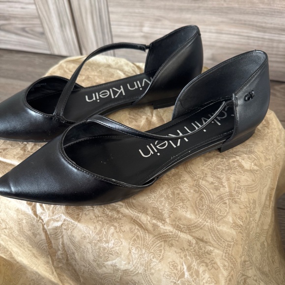 Brand New Calvin Klein Black Flats - Picture 2 of 6